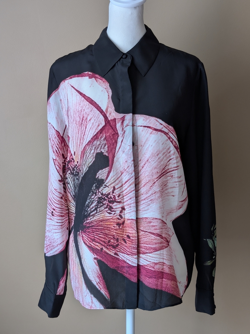 Alice + Olivia Willa Luna Floral 100% Silk Blouse Size M Black Pink - Picture 5 of 14